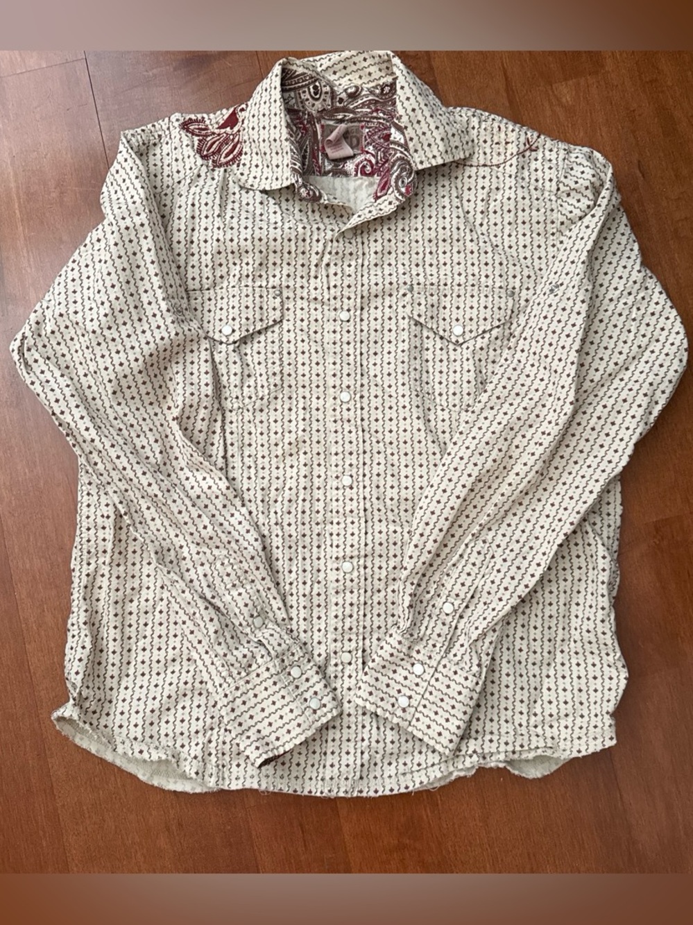 Vintage Red Shirt Men Size L Snaps Closure Long Sleeve Embroidered Western